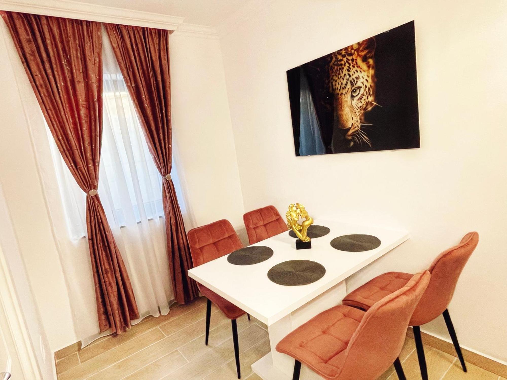 Rv Premium Apartments Arad Buitenkant foto