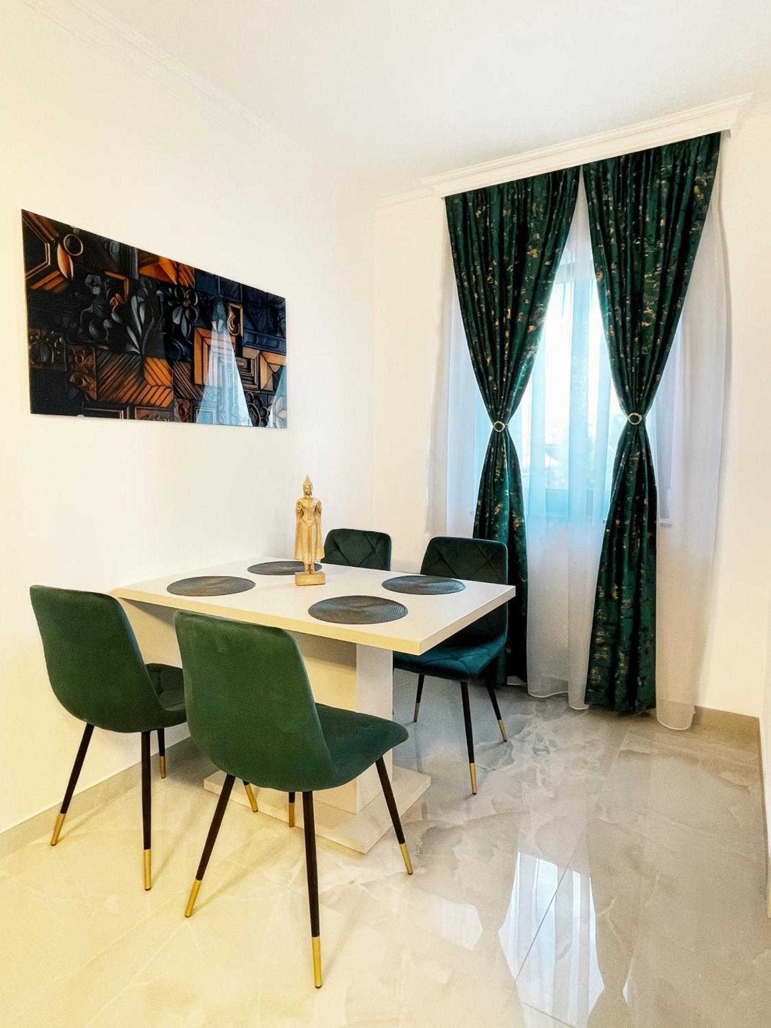 Rv Premium Apartments Arad Buitenkant foto